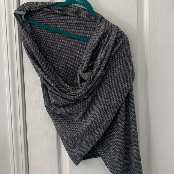 Lululemon Gray Striped Vinyasa Reversible Convertible Snap Scarf - Picture 4 of 9